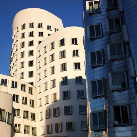 Medienhafen Apartment Direkt Am Zentrum Dusseldorf Luaran gambar