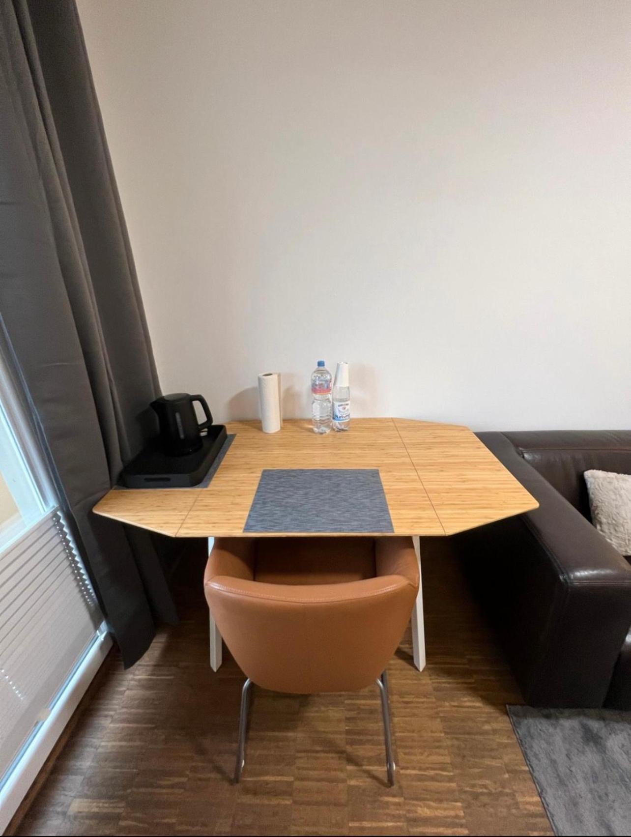 Medienhafen Apartment Direkt Am Zentrum Dusseldorf Luaran gambar